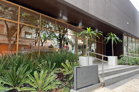 Fachada do Prédio de kitnet/studio para alugar com 1 quarto, 27m² em Barra Funda, São Paulo