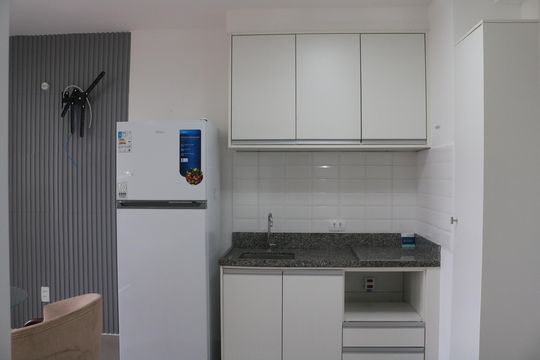 Cozinha de kitnet/studio para alugar com 1 quarto, 27m² em Barra Funda, São Paulo