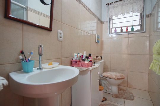 Banheiro Corredor de apartamento para alugar com 3 quartos, 89m² em Bom Jesus, Porto Alegre