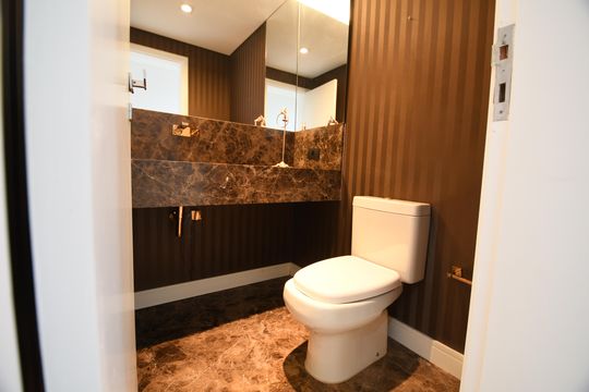 Lavabo de apartamento à venda com 4 quartos, 450m² em Cambuí, Campinas