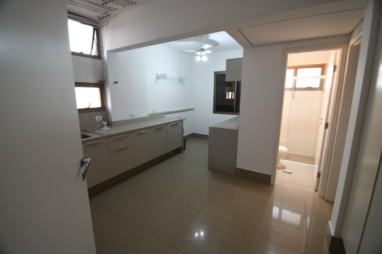 Área de Serviço de apartamento à venda com 4 quartos, 450m² em Cambuí, Campinas