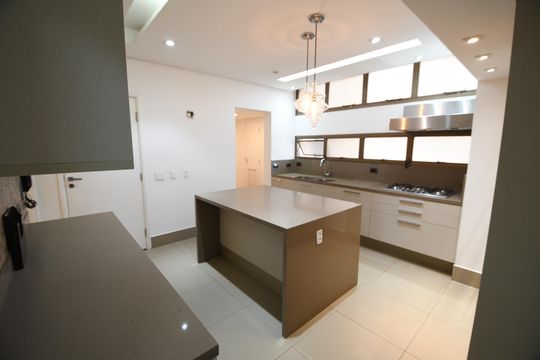 Cozinha de apartamento à venda com 4 quartos, 450m² em Cambuí, Campinas