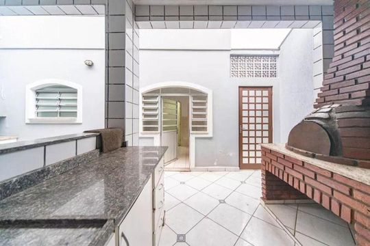 Casa à venda com 4 quartos, 275m² em Vila Valparaíso, Santo André