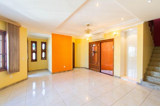 Casa para alugar com 4 quartos, 325m² em Marechal Rondon, Canoas