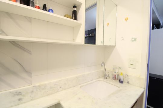 Banheiro de apartamento à venda com 2 quartos, 34m² em Socorro, São Paulo