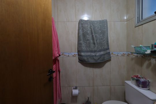 Banheiro de apartamento à venda com 3 quartos, 67m² em Vila Luzita, Santo André