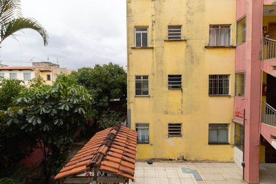 Vista Cozinha e Área de Serviço de apartamento à venda com 2 quartos, 45m² em Vila Silvia, São Paulo