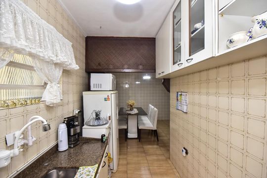 Cozinha de casa para alugar com 1 quarto, 176m² em Jardim da Gloria, Taboão da Serra