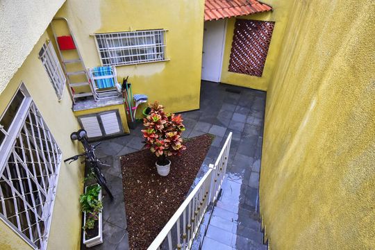 Quintal de casa para alugar com 1 quarto, 176m² em Jardim da Gloria, Taboão da Serra