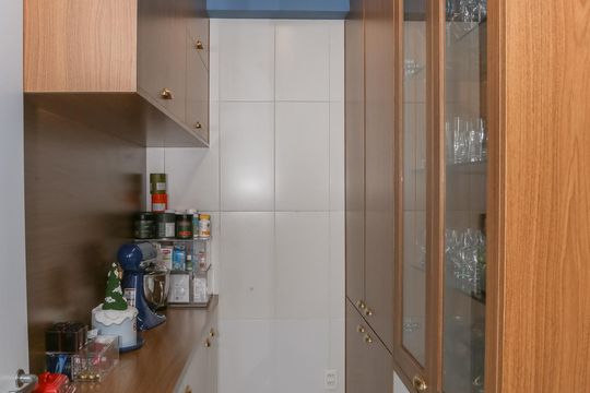 Cozinha de apartamento à venda com 4 quartos, 241m² em Água Branca, São Paulo
