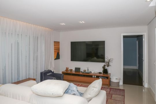 Apartamento à venda com 4 quartos, 241m² em Água Branca, São Paulo