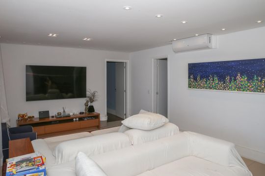 Sala de apartamento à venda com 4 quartos, 241m² em Água Branca, São Paulo