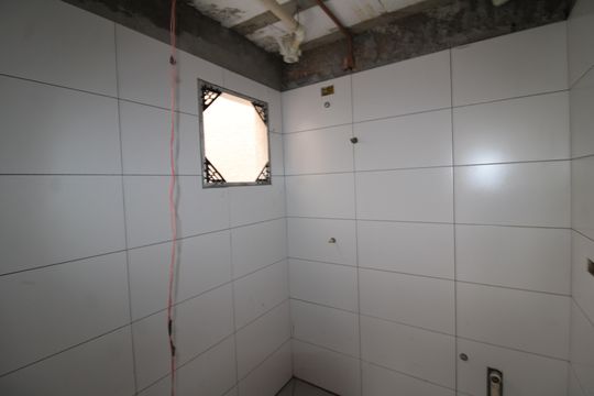 Banheiro Social de apartamento à venda com 2 quartos, 47m² em Vila Paulista, Guarulhos