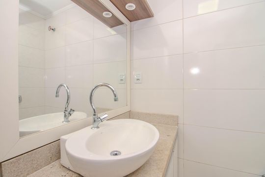 Banheiro de apartamento para alugar com 2 quartos, 96m² em Cristo Redentor, Porto Alegre