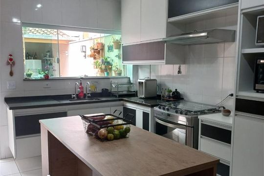 Casa à venda com 3 quartos, 175m² em Parque Sao Domingos, São Paulo