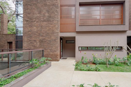 Fachada de casa de condomínio à venda com 4 quartos, 621m² em Jardim dos Estados, São Paulo