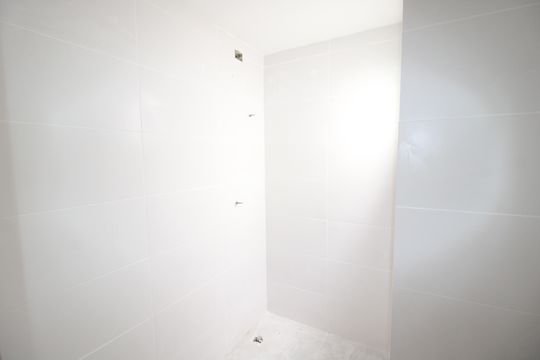 Banheiro de apartamento à venda com 2 quartos, 48m² em Vila Paulista, Guarulhos