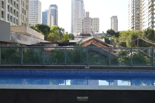 Piscina de kitnet/studio à venda com 1 quarto, 24m² em Vila Mariana, São Paulo