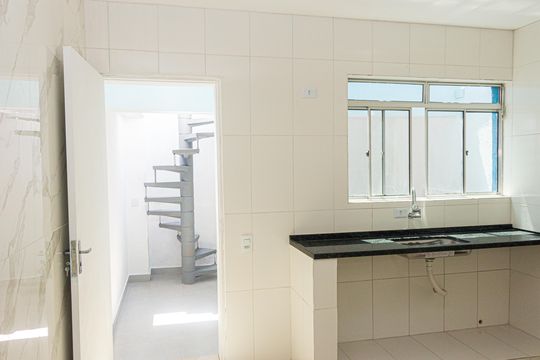Cozinha de casa à venda com 2 quartos, 70m² em Jardim Satelite, São Paulo