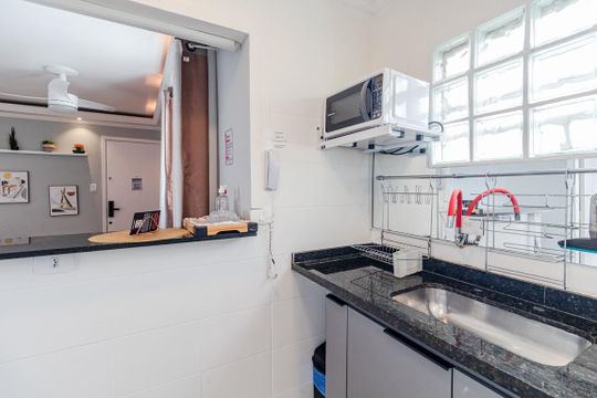 Cozinha de apartamento para alugar com 1 quarto, 42m² em Pinheiros, São Paulo
