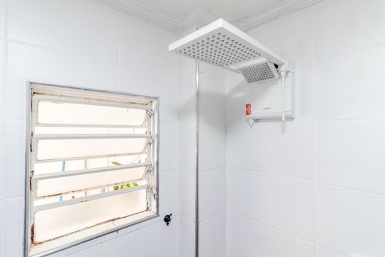Banheiro de apartamento para alugar com 1 quarto, 42m² em Pinheiros, São Paulo
