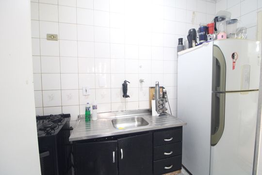 Cozinha de apartamento para alugar com 2 quartos, 42m² em Jardim Prudência, São Paulo