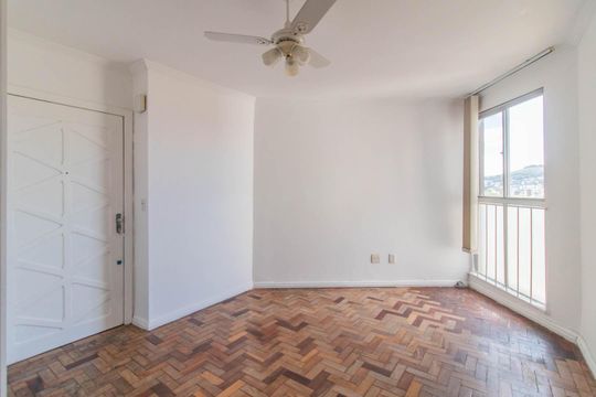 Apartamento à venda com 2 quartos, 60m² em Cristal, Porto Alegre