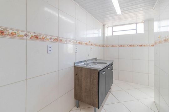 Cozinha de apartamento à venda com 2 quartos, 60m² em Cristal, Porto Alegre