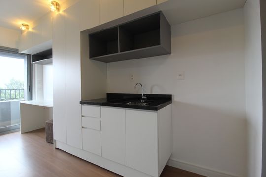 Cozinha de kitnet/studio para alugar com 1 quarto, 24m² em Vila Olímpia, São Paulo