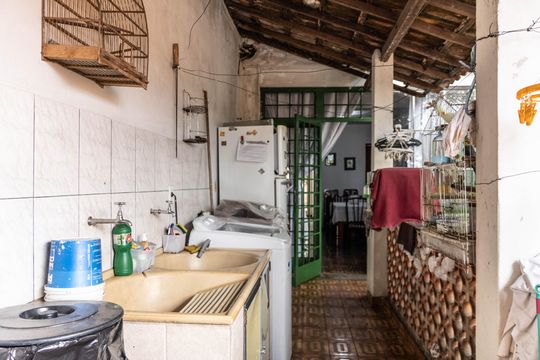 Área de Serviço de casa para alugar com 3 quartos, 600m² em Palmeiras, Belo Horizonte