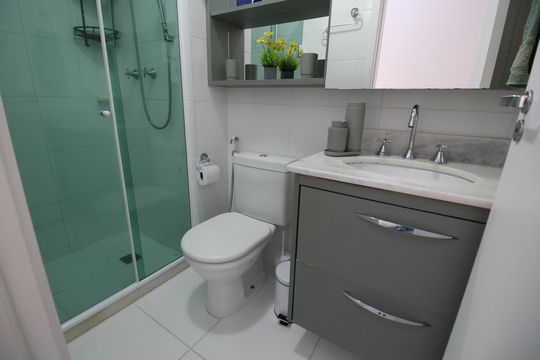 Banheiro Social de apartamento à venda com 2 quartos, 66m² em Jacarepaguá, Rio de Janeiro
