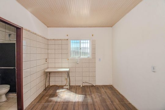 Cozinha de casa para alugar com 1 quarto, 44m² em Sarandi, Porto Alegre
