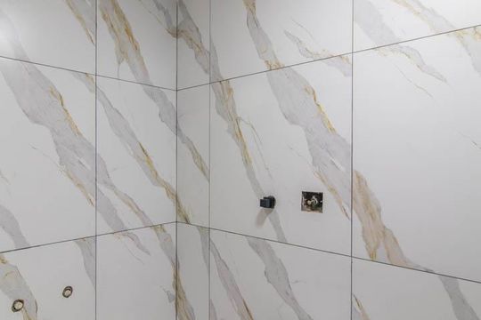Banheiro de apartamento à venda com 3 quartos, 81m² em Cidade Baixa, Porto Alegre
