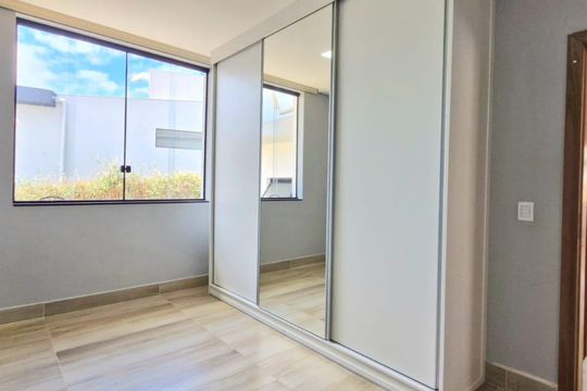 Quarto 1 de casa de condomínio à venda com 3 quartos, 282m² em , Lagoa Santa