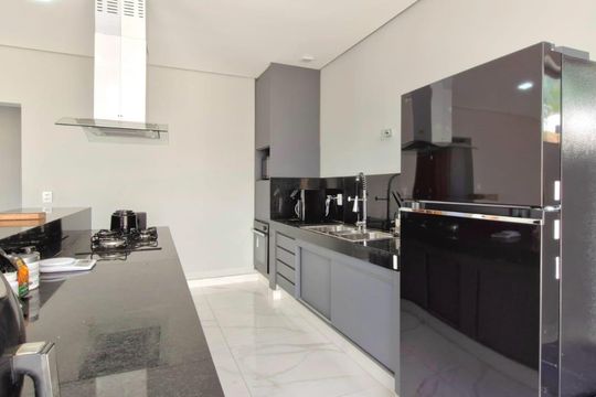 Cozinha de casa de condomínio à venda com 3 quartos, 282m² em , Lagoa Santa