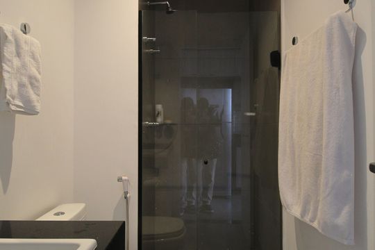 Banheiro de kitnet/studio para alugar com 1 quarto, 30m² em Vila Olímpia, São Paulo