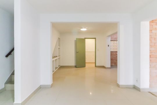 Sala de casa para alugar com 3 quartos, 240m² em Jardim Trussardi, São Paulo