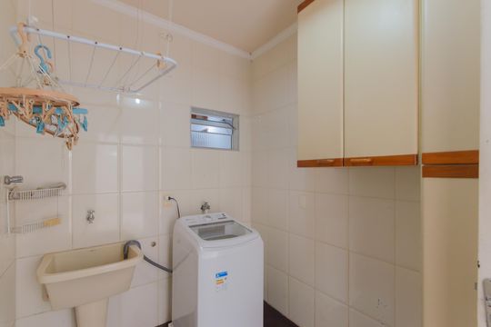 Área de Serviço de casa à venda com 4 quartos, 220m² em Vila Monumento, São Paulo