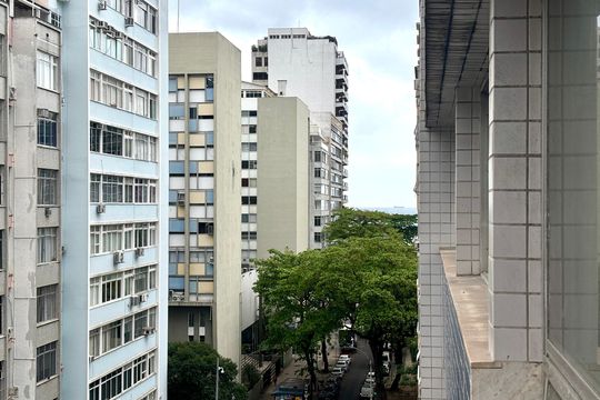 Sala - vista mar de apartamento à venda com 3 quartos, 164m² em Copacabana, Rio de Janeiro