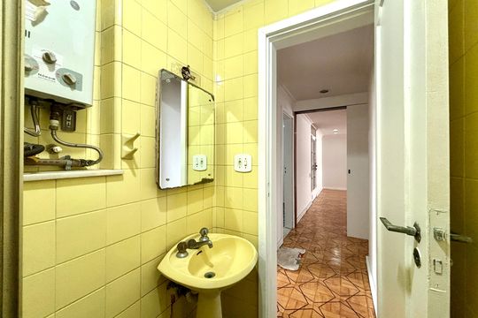 Banheiro social 2 de apartamento à venda com 3 quartos, 164m² em Copacabana, Rio de Janeiro