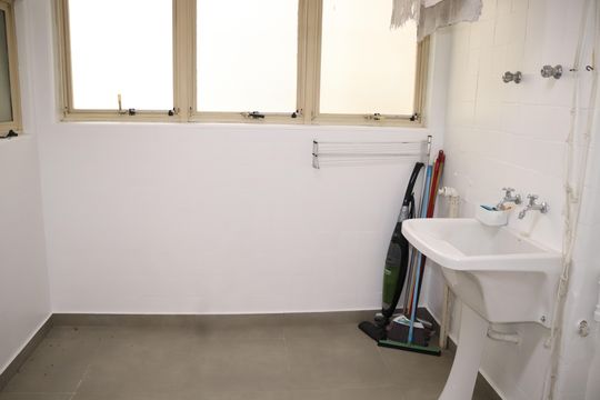 Área de Serviço de apartamento para alugar com 2 quartos, 348m² em Santa Cecilia, São Paulo