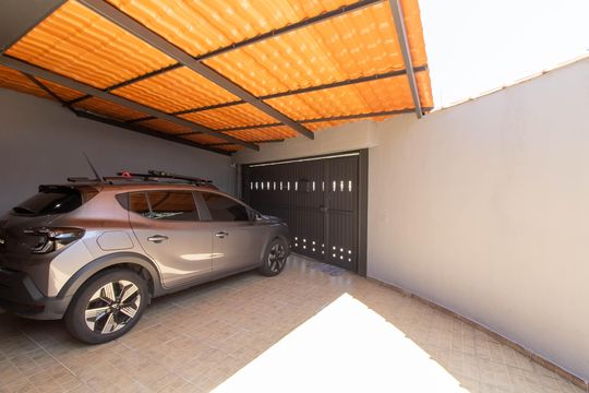Garagem de casa à venda com 3 quartos, 179m² em Picanço, Guarulhos