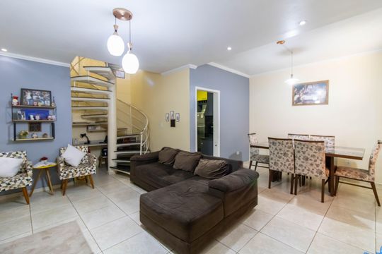 Casa à venda com 3 quartos, 179m² em Picanço, Guarulhos