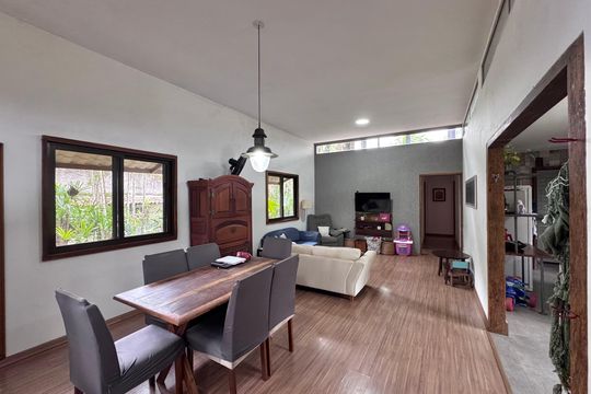 Casa à venda com 5 quartos, 320m² em Vargem Grande, Rio de Janeiro