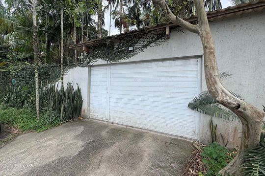 Fachada de casa à venda com 5 quartos, 320m² em Vargem Grande, Rio de Janeiro