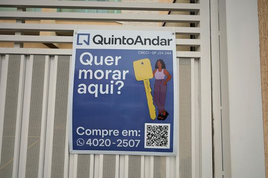 Placa de apartamento à venda com 3 quartos, 85m² em Pinheirinho, Santo André