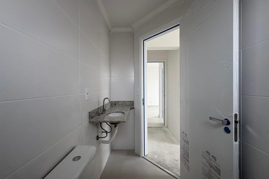 Banheiro da Suíte de apartamento à venda com 2 quartos, 55m² em Parque das Nações, Santo André