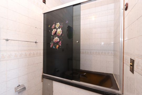 Banheiro da Suíte de casa à venda com 5 quartos, 139m² em Vila Ema, São Paulo