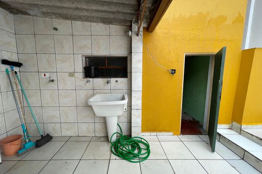 Área de Serviço de casa para alugar com 3 quartos, 200m² em Vila Sonia, São Paulo