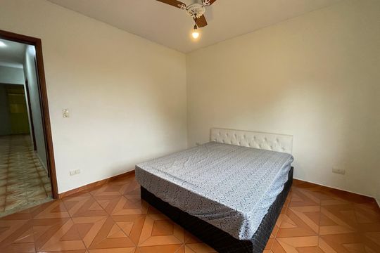Quarto 1 de casa para alugar com 3 quartos, 200m² em Vila Sonia, São Paulo